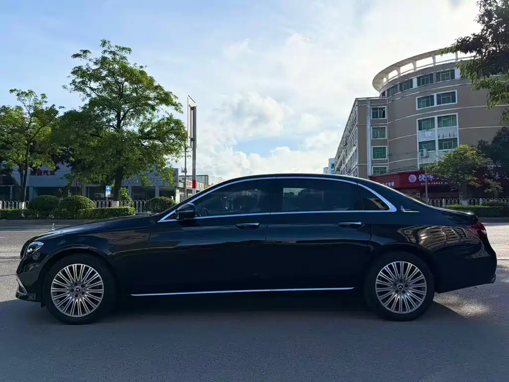 Mercedes-Benz E-Class 2021