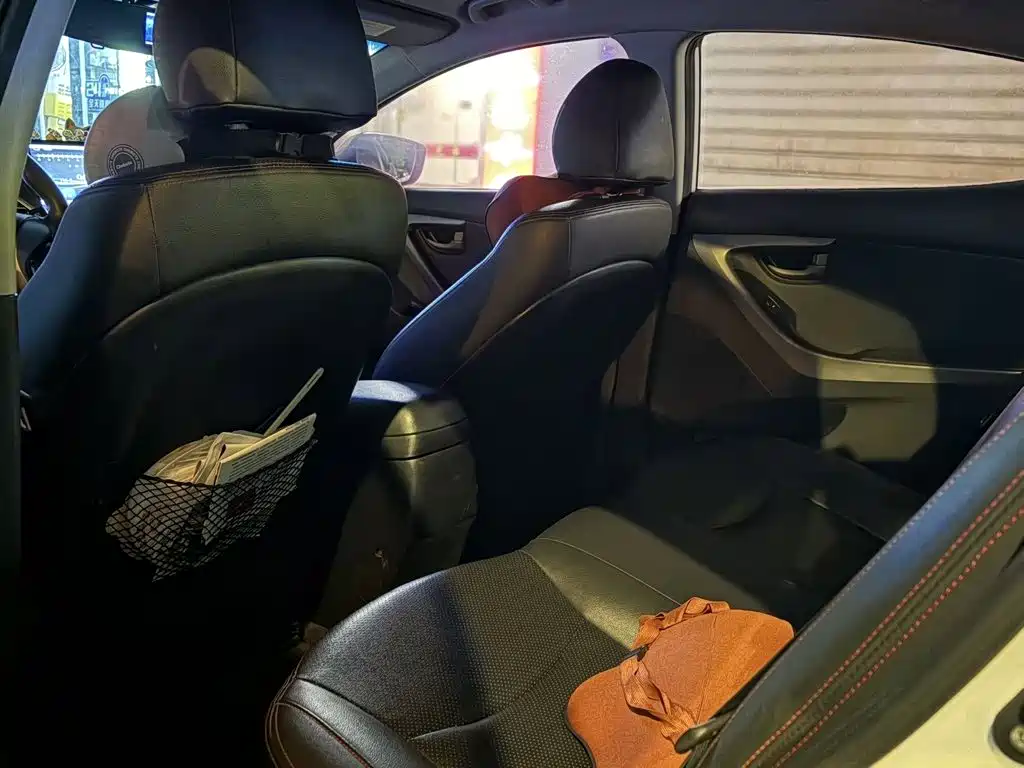 Hyundai Elantra 2017