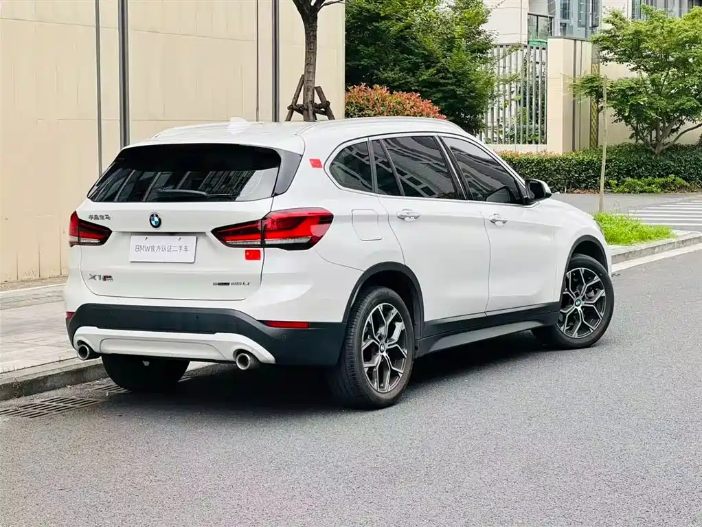 BMW X1 2021 — фото 3