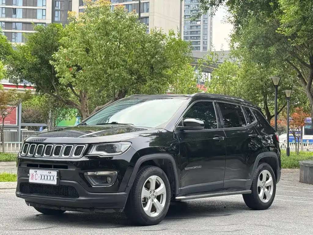 Jeep Compass 2017 — фото 1