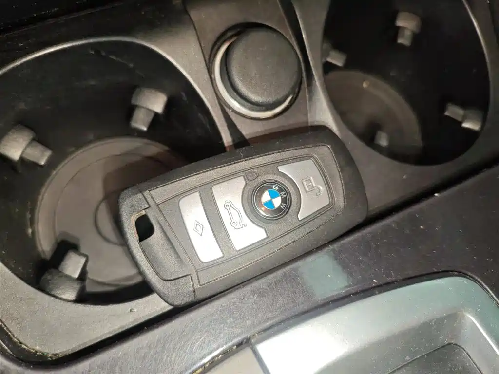 BMW 5 Series 2015 — фото 18