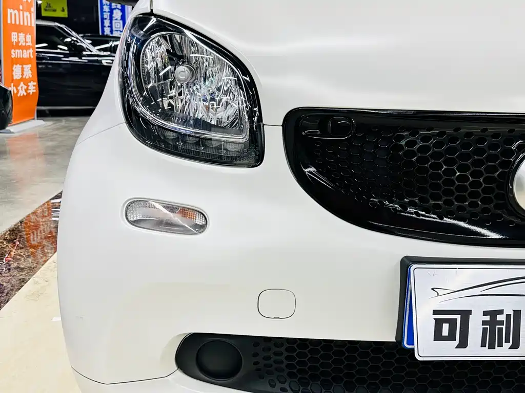 smart Fortwo 2018 — фото 10