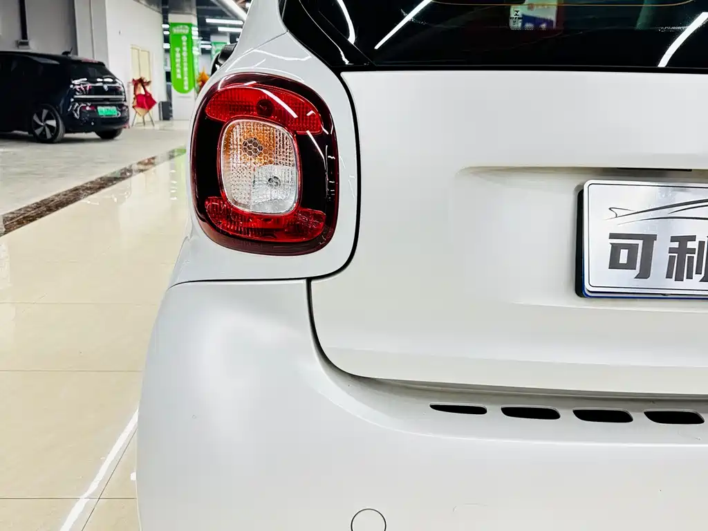 smart Fortwo 2018 — фото 14