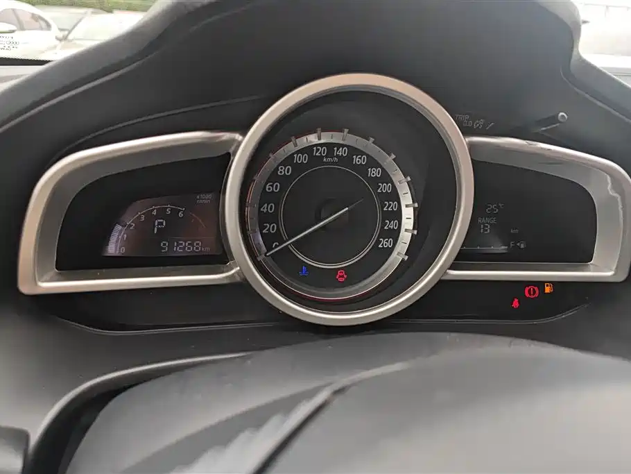 Mazda 3 Axela 2016 — фото 14