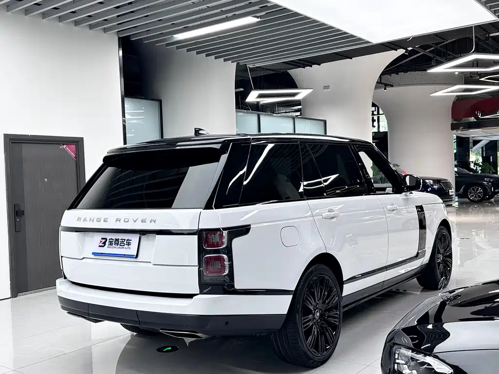 Land Rover Range Rover 2020 — фото 24