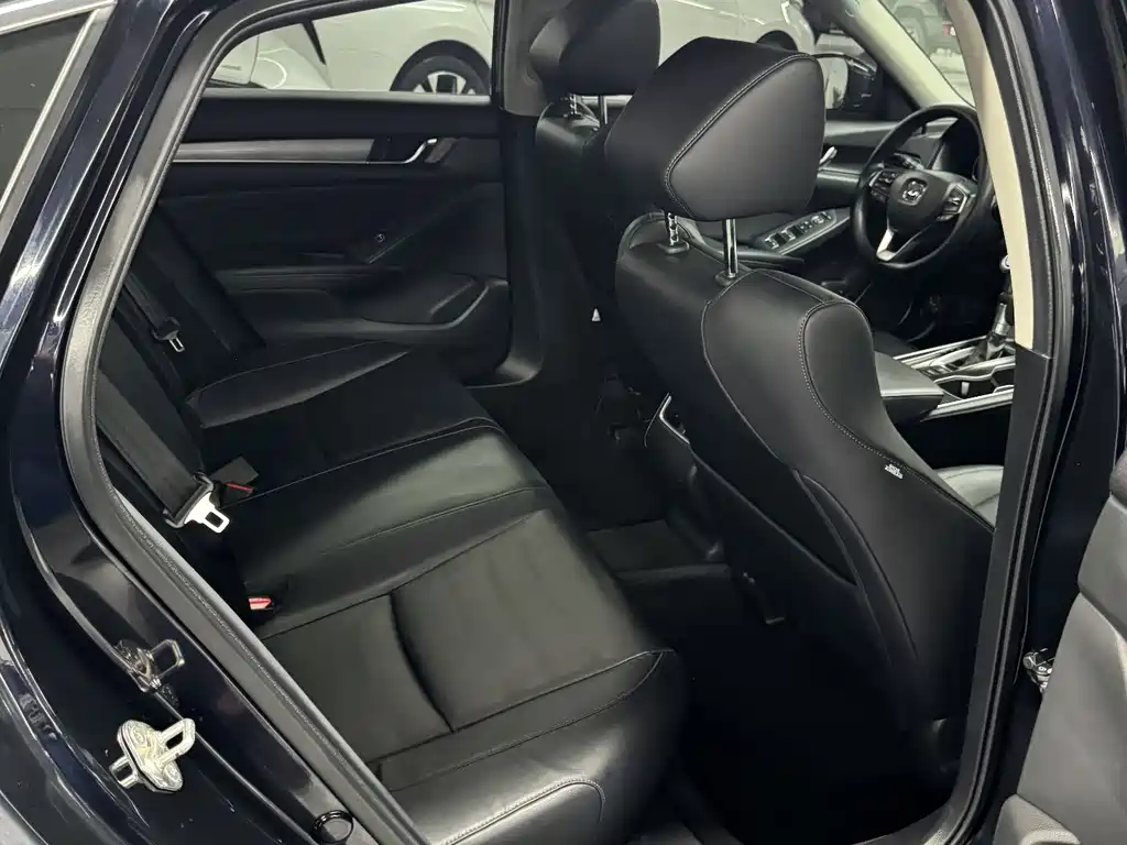 Honda Accord 2021 — фото 15