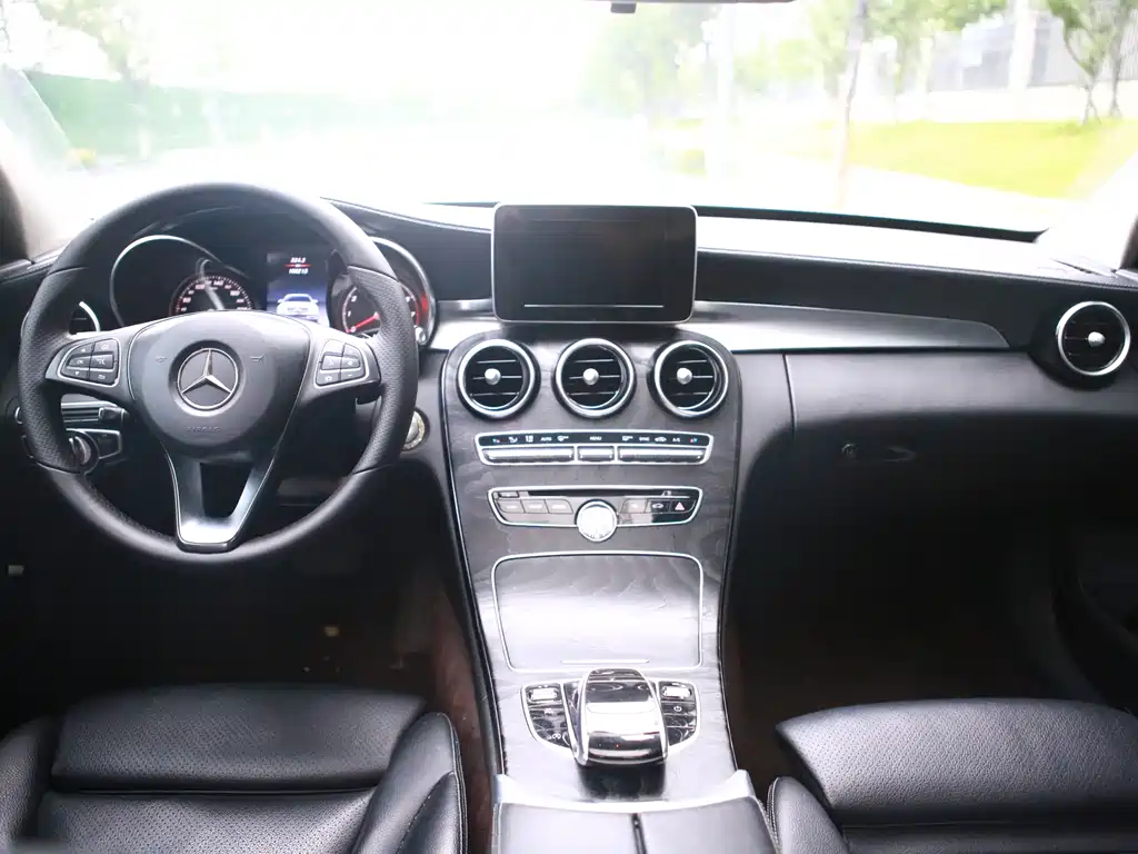 Mercedes-Benz C-Class 2018 — фото 9
