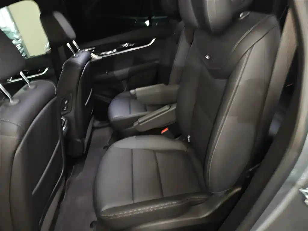 Cadillac XT6 2026 — фото 13