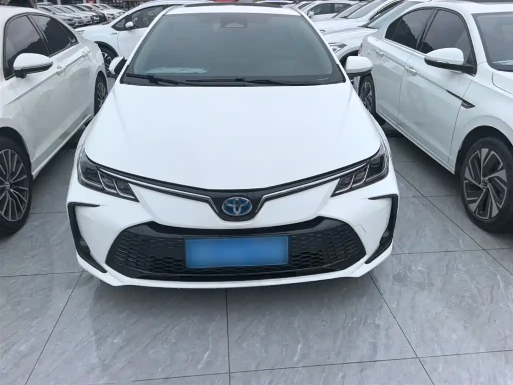 Toyota Corolla 2023 — фото 3