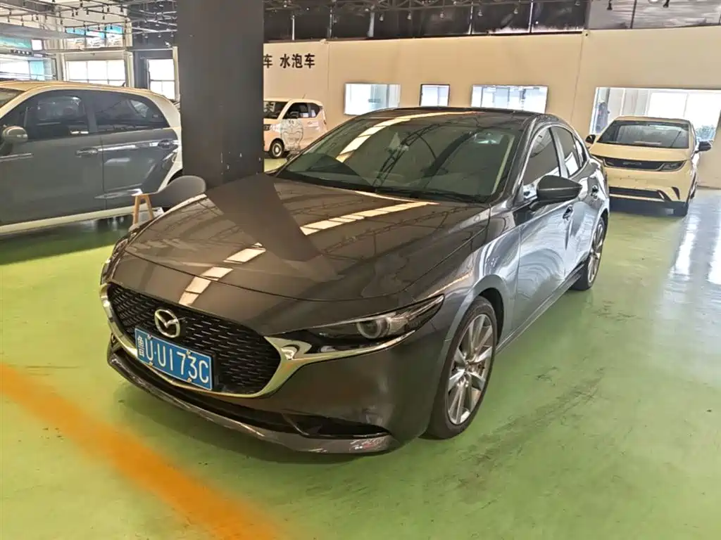 Mazda 3 Axela 2023 — фото 1
