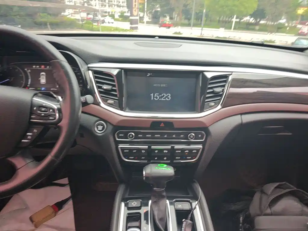 GAC Motor Trumpchi GS8 2018 — фото 13