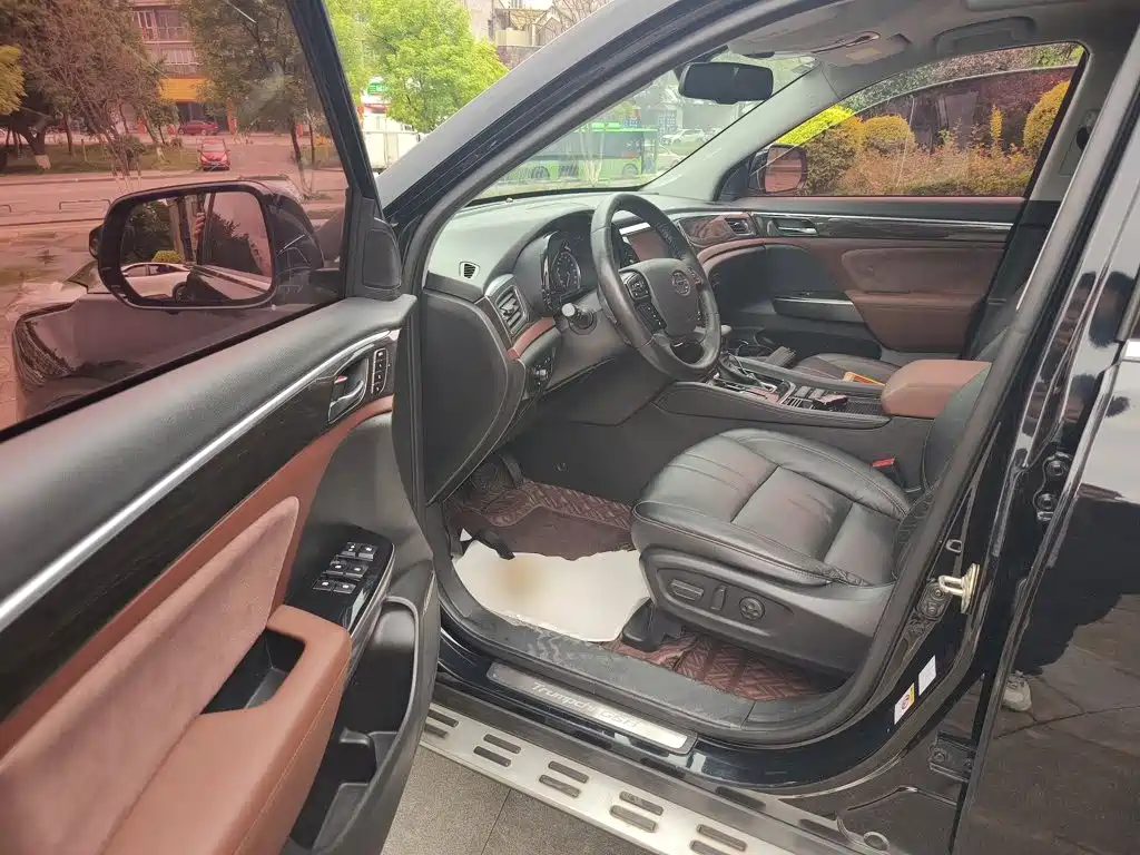 GAC Motor Trumpchi GS8 2018 — фото 15