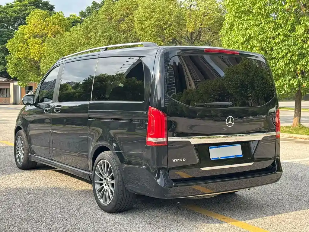 Mercedes-Benz V-Class 2018 — фото 8