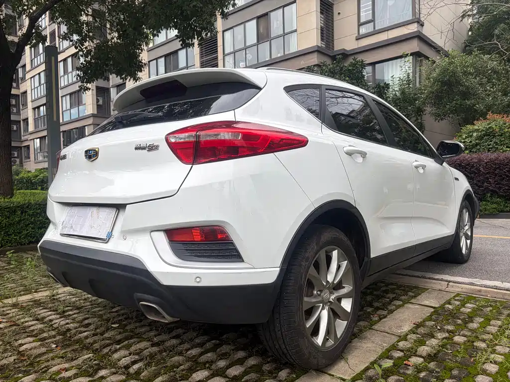 Geely Emgrand GS 2016