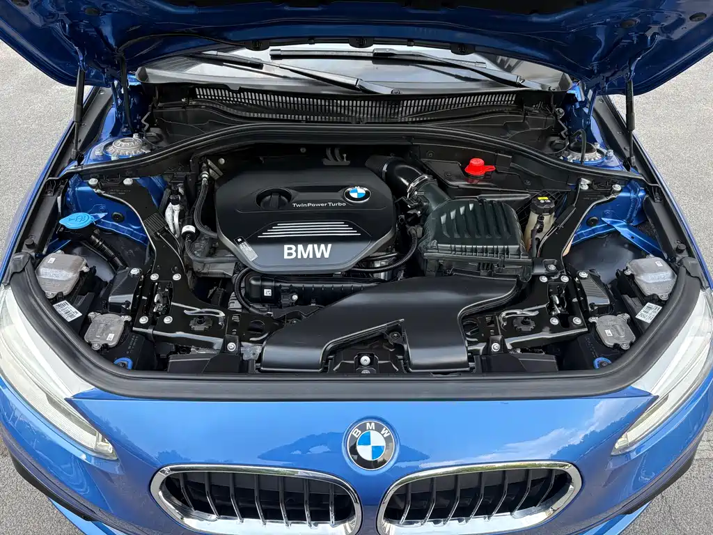 BMW 1 Series 2018 — фото 19