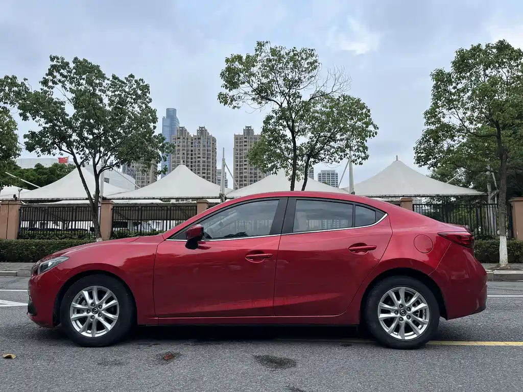 Mazda 3 Axela 2014 — фото 12