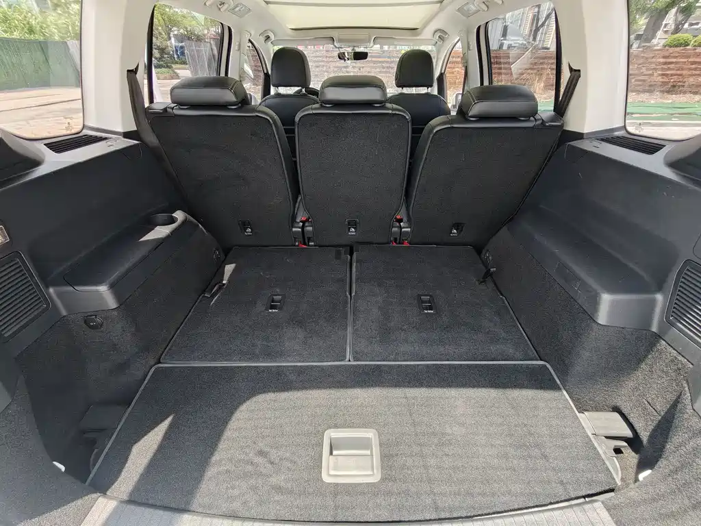 Volkswagen Touran 2018 — фото 28
