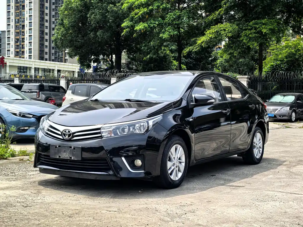 Toyota Corolla 2014 — фото 1