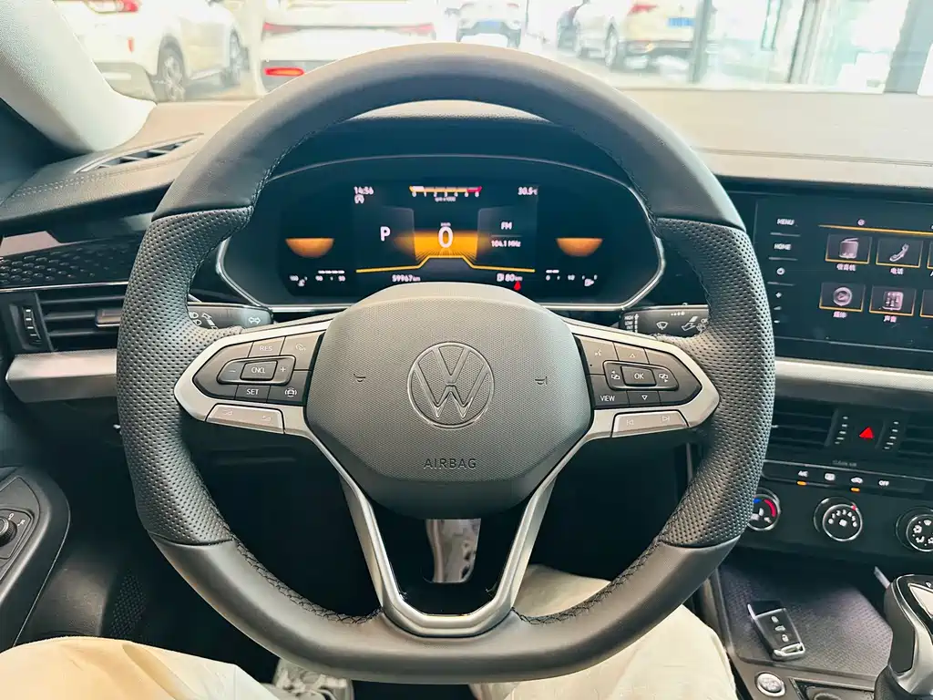 Volkswagen Passat 2022 — фото 10