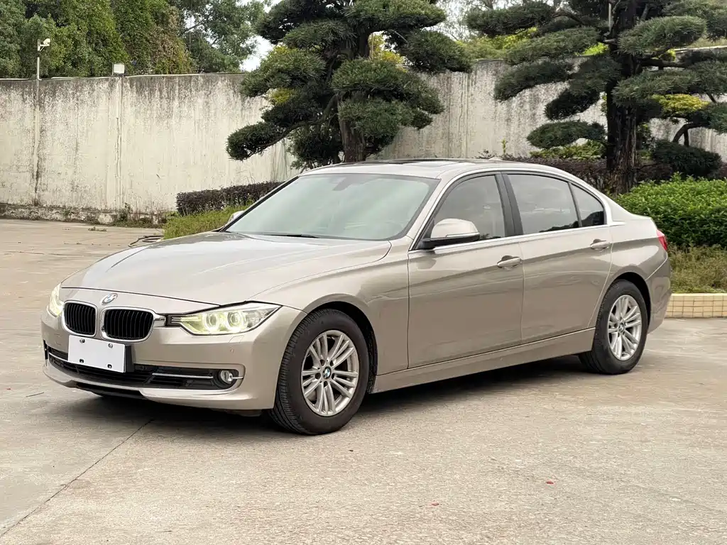 BMW 3 Series 2015 — фото 1