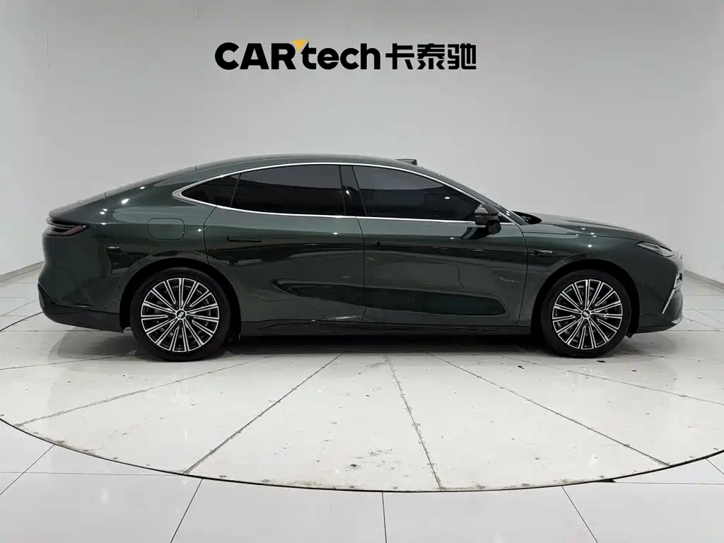 Geely Galaxy Starshine 8 2025 — фото 4