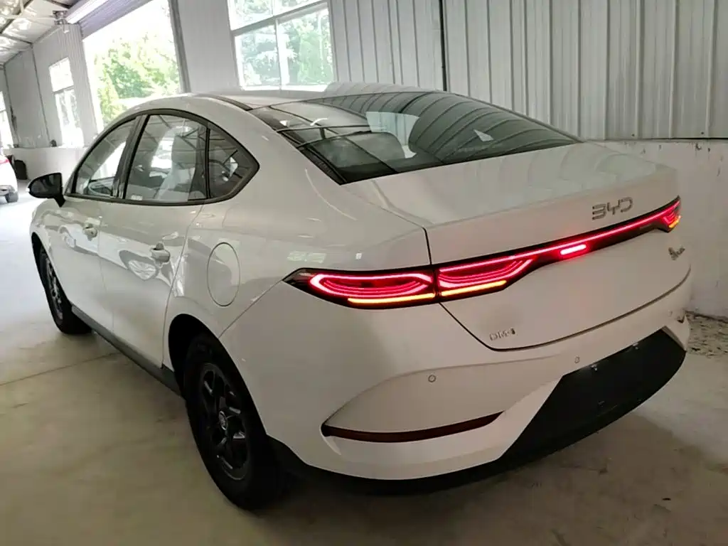 BYD Qin PLUS 2026 — фото 23