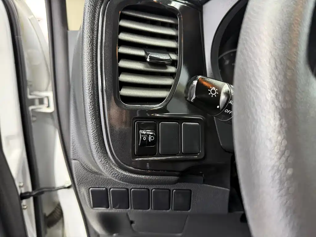 Mitsubishi Outlander 2022 — фото 12