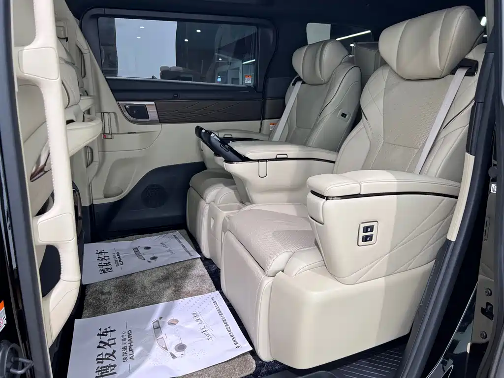 Toyota Vellfire 2025 — фото 12