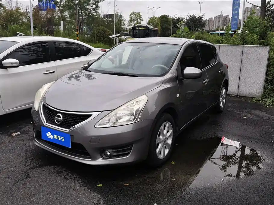 Nissan Tiida 2012