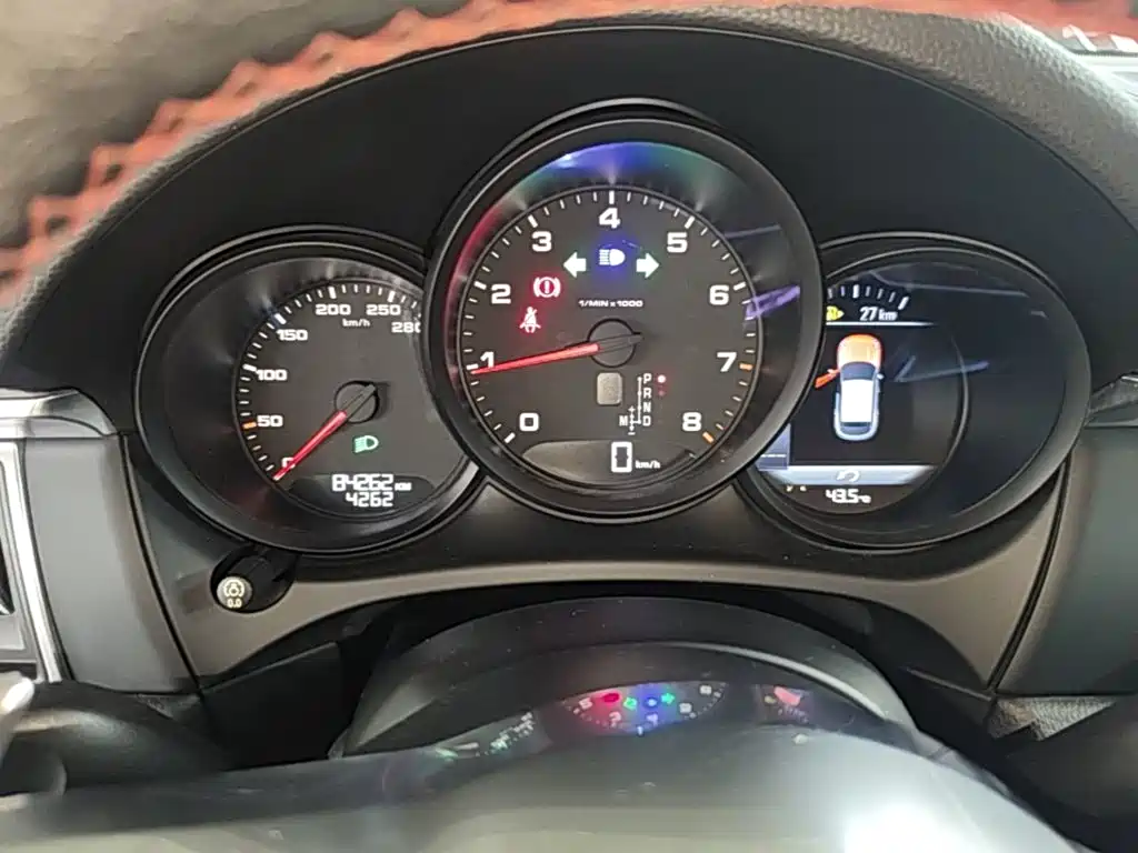 Porsche Macan 2018 — фото 12