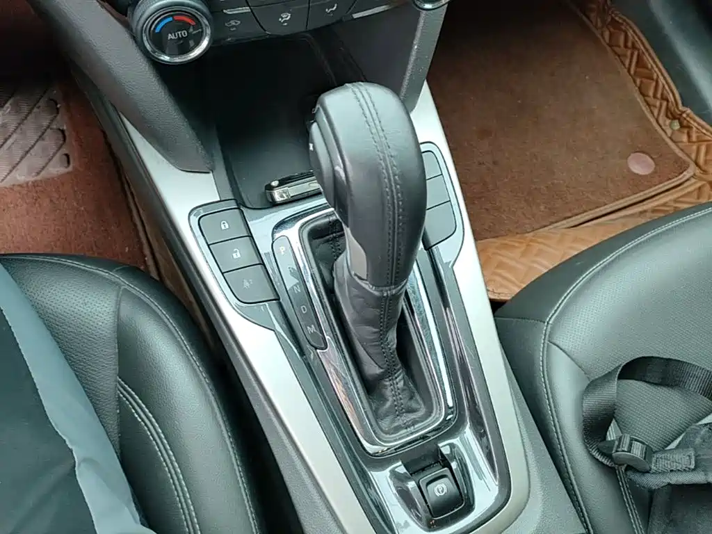 Chevrolet Malibu 2015 — фото 14