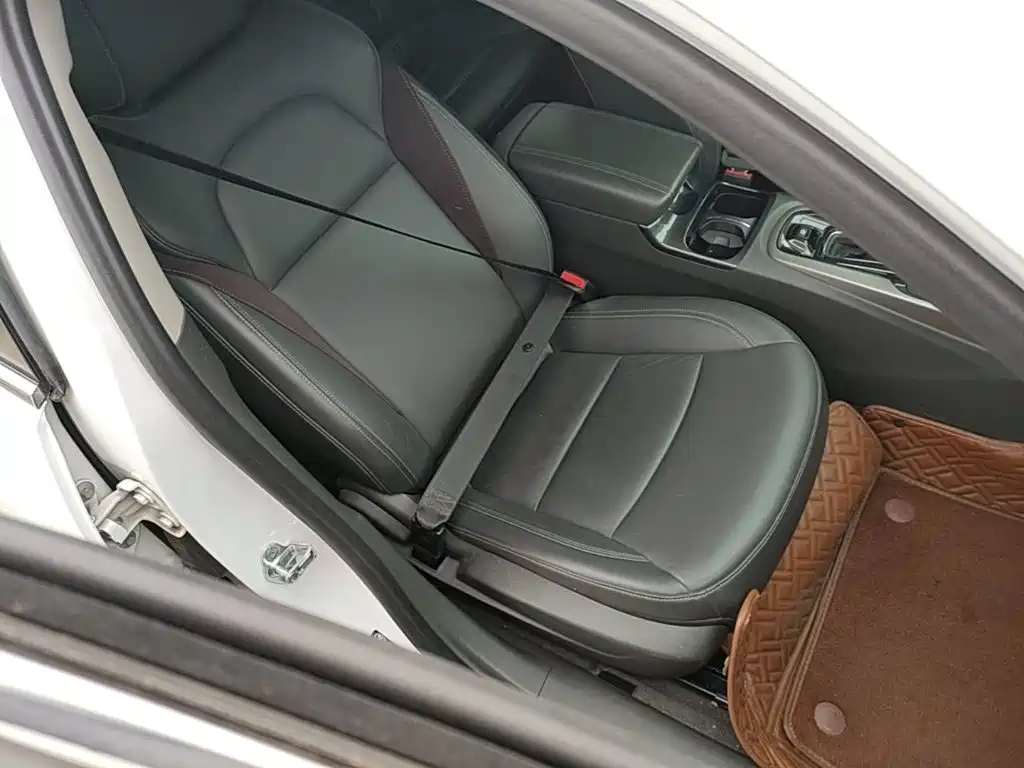 Chevrolet Malibu 2015 — фото 25
