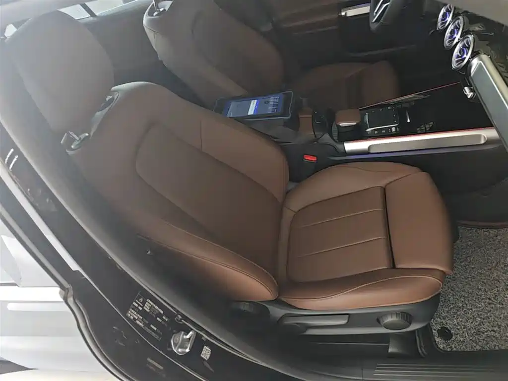 Mercedes-Benz GLB 2021 — фото 25