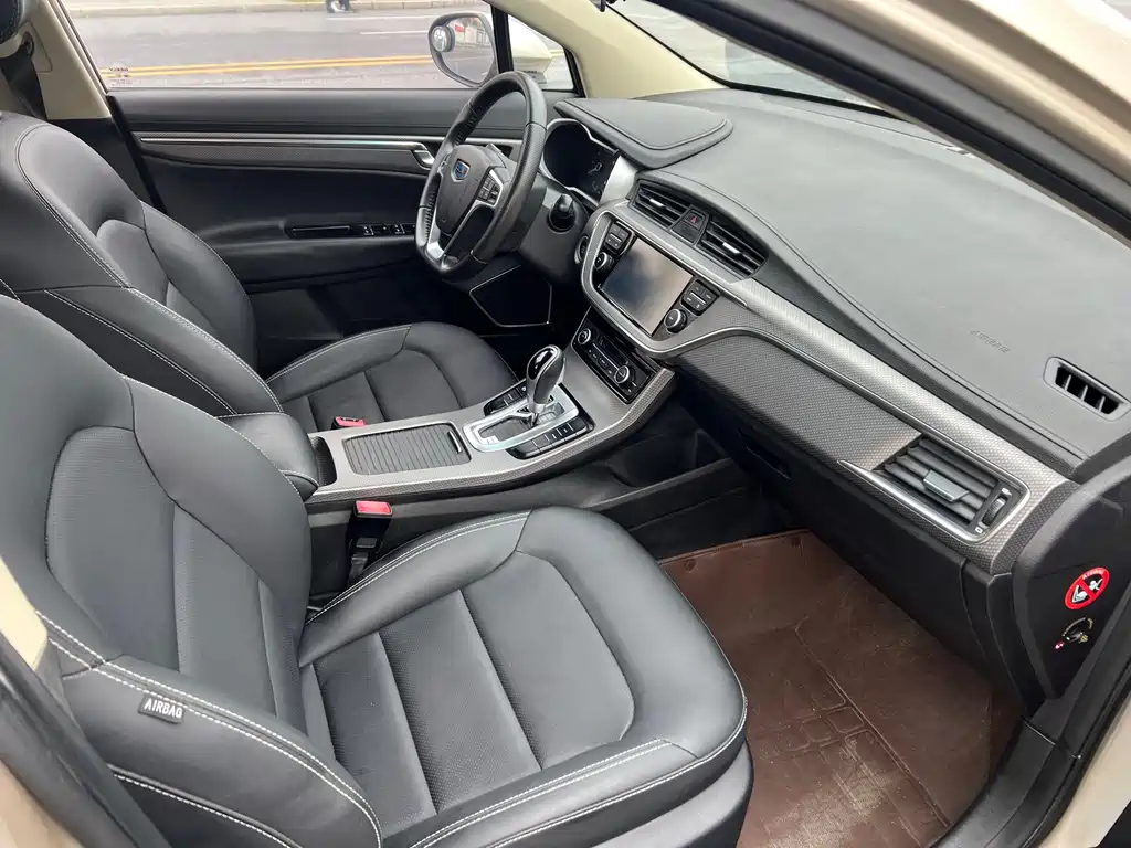 Geely Emgrand GS 2018 — фото 11