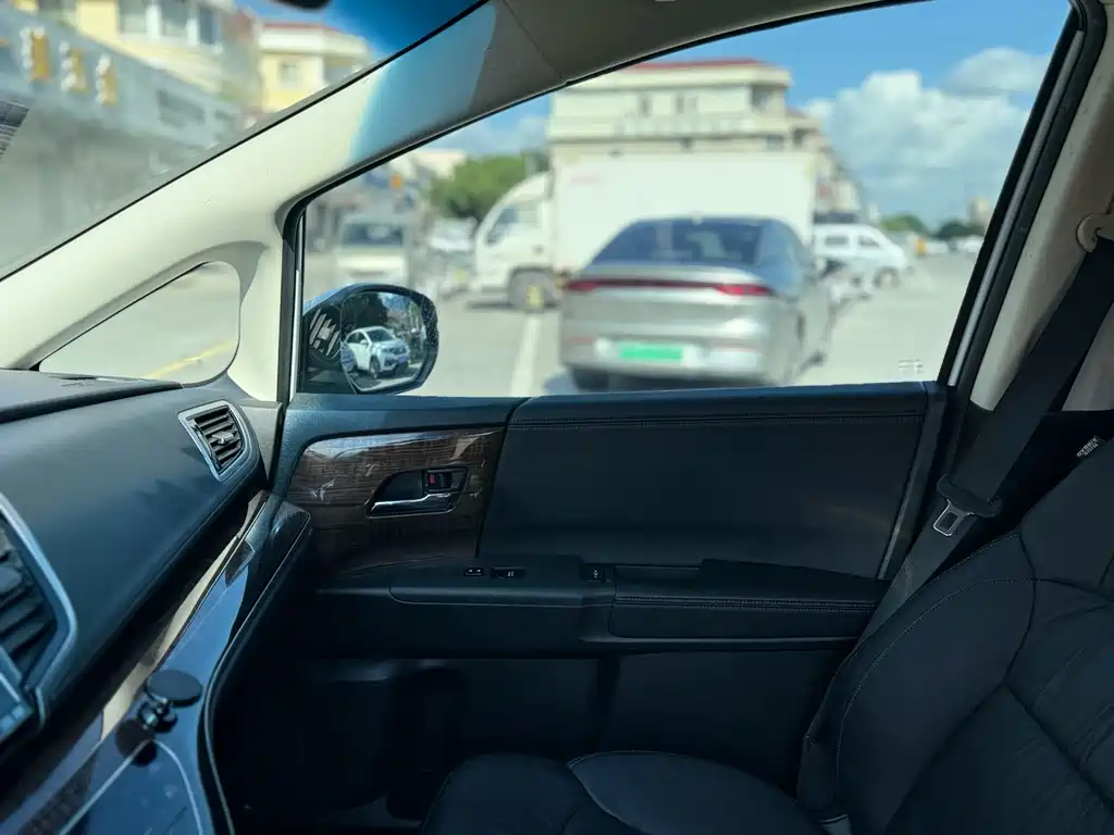 Honda Odyssey 2018 — фото 18