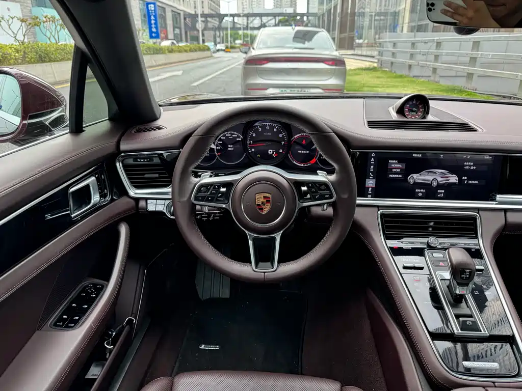 Porsche Panamera 2020 — фото 17
