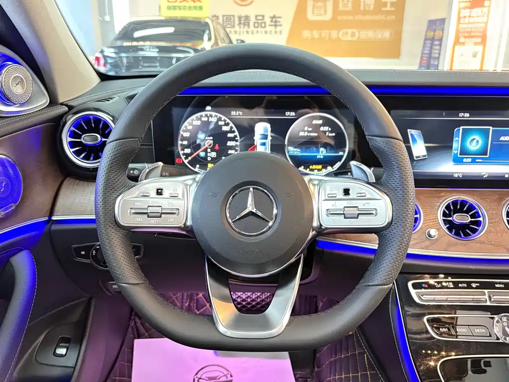 Mercedes-Benz E-Class 2017 — фото 15