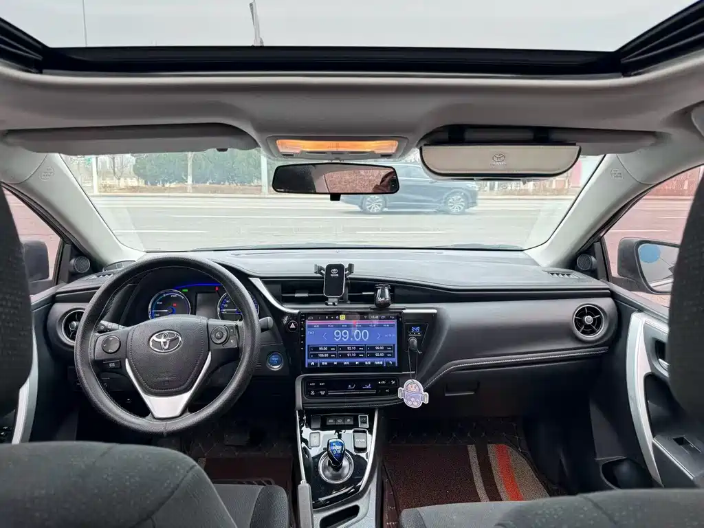 Toyota Corolla Hybrid 2019 — фото 5