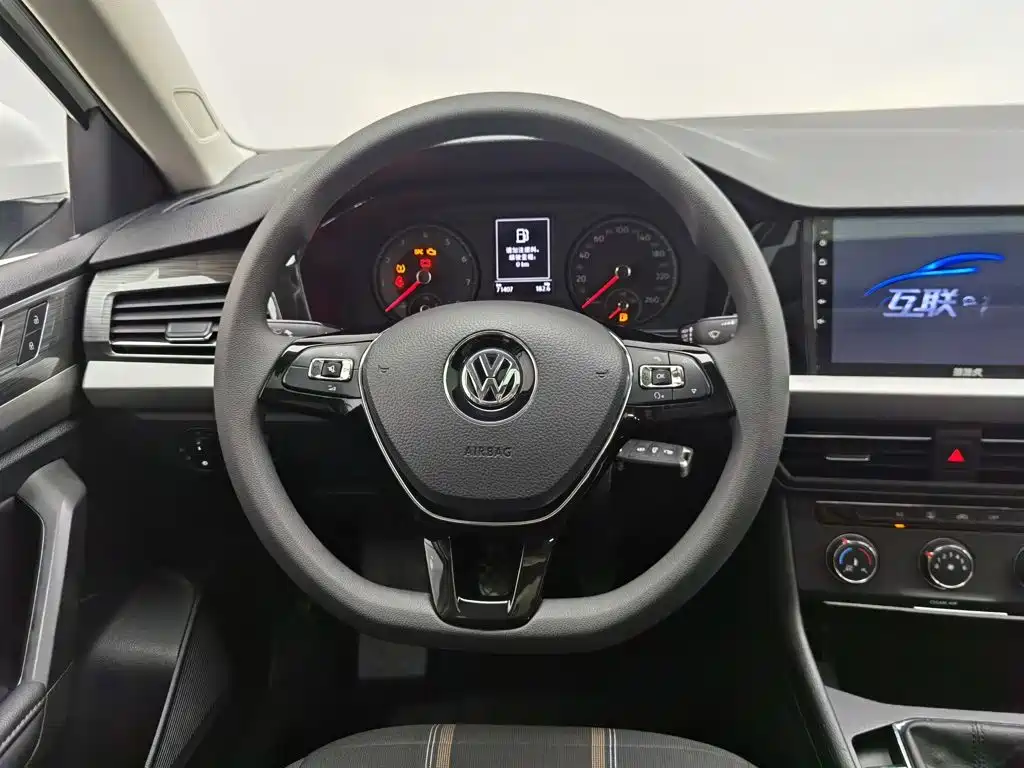 Volkswagen Lavida 2019 — фото 11
