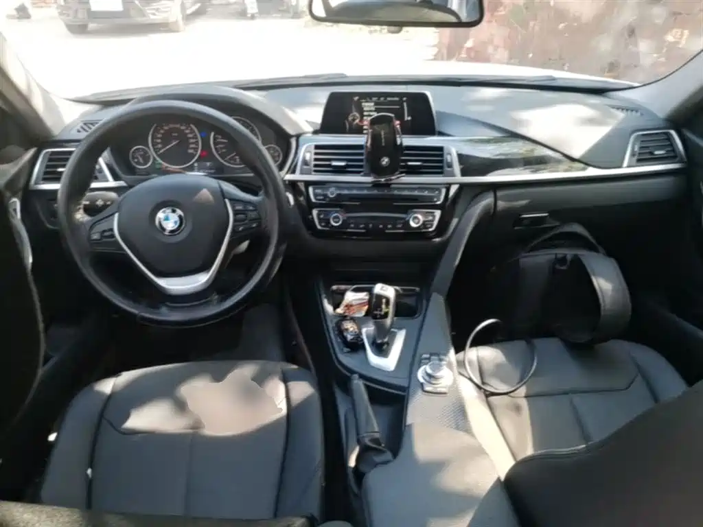 BMW 3 Series 2016 — фото 10
