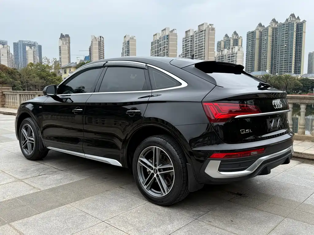 Audi Q5L Sportback 2022 — фото 14
