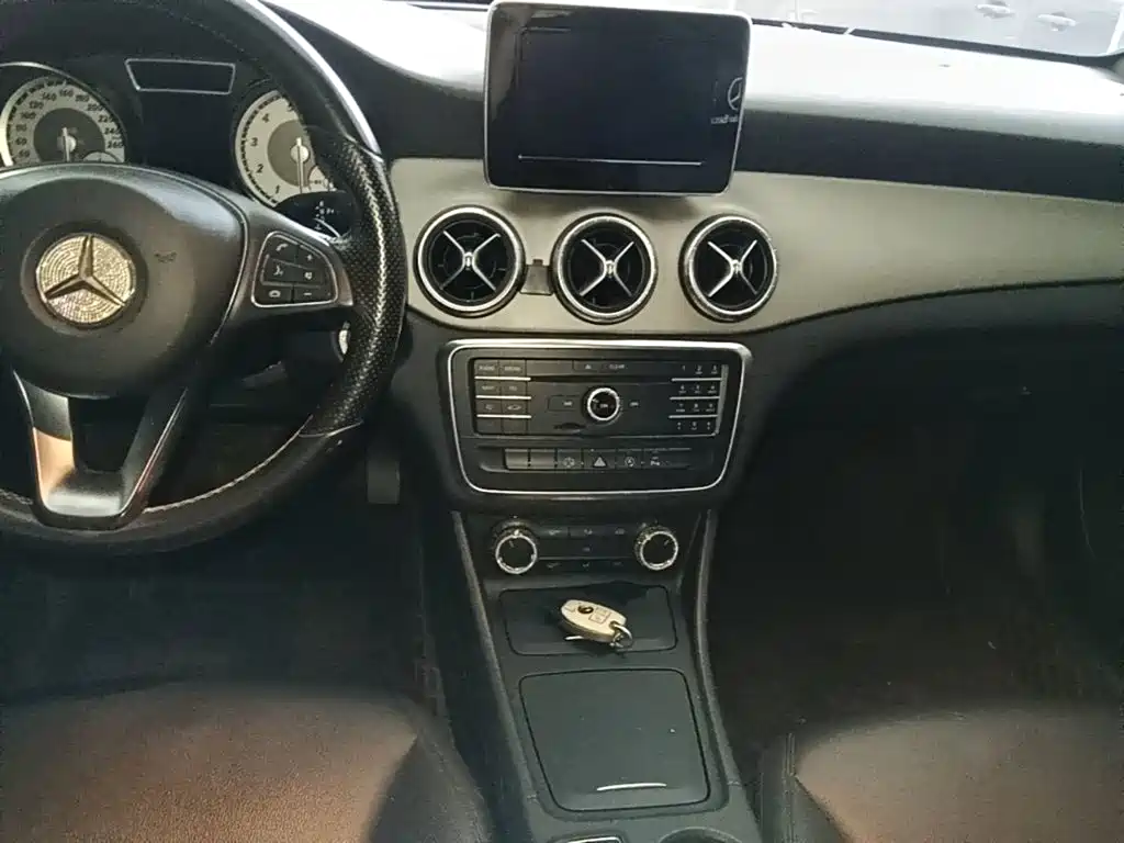 Mercedes-Benz CLA 2015 — фото 13