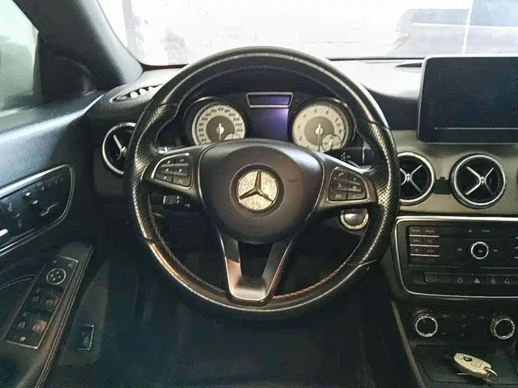 Mercedes-Benz CLA 2015 — фото 11