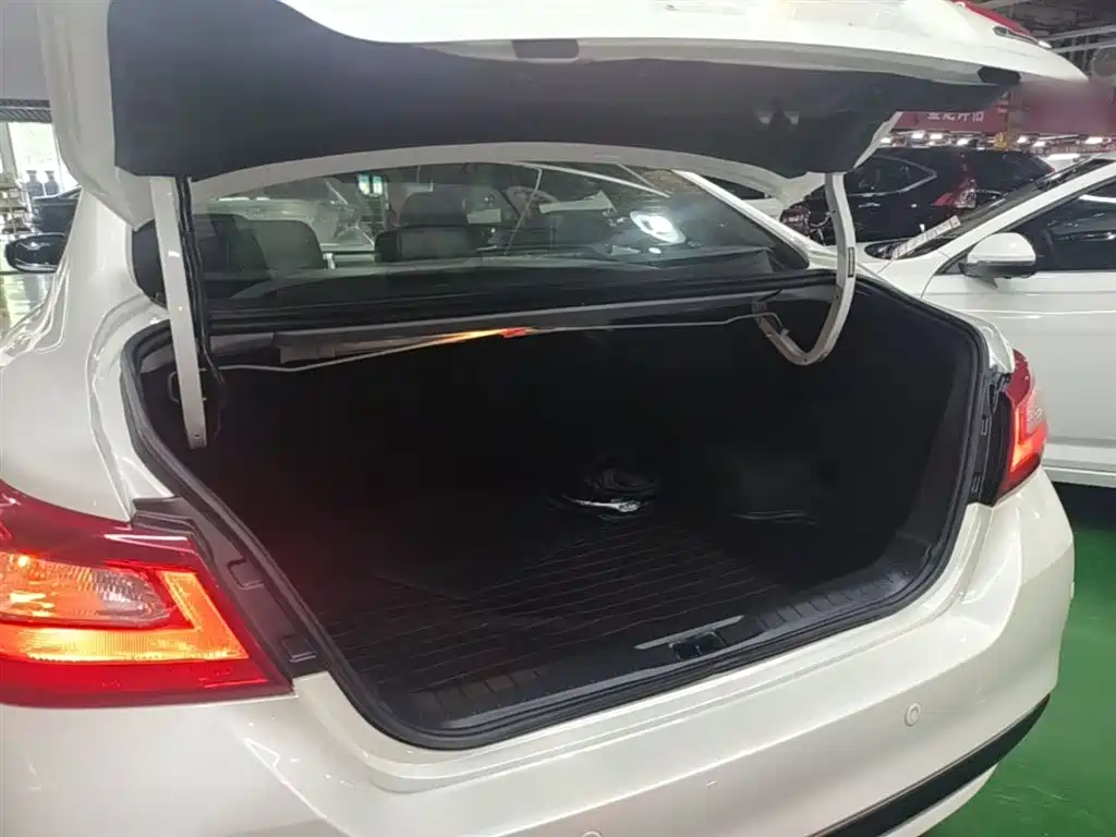 Nissan Teana 2018 — фото 19