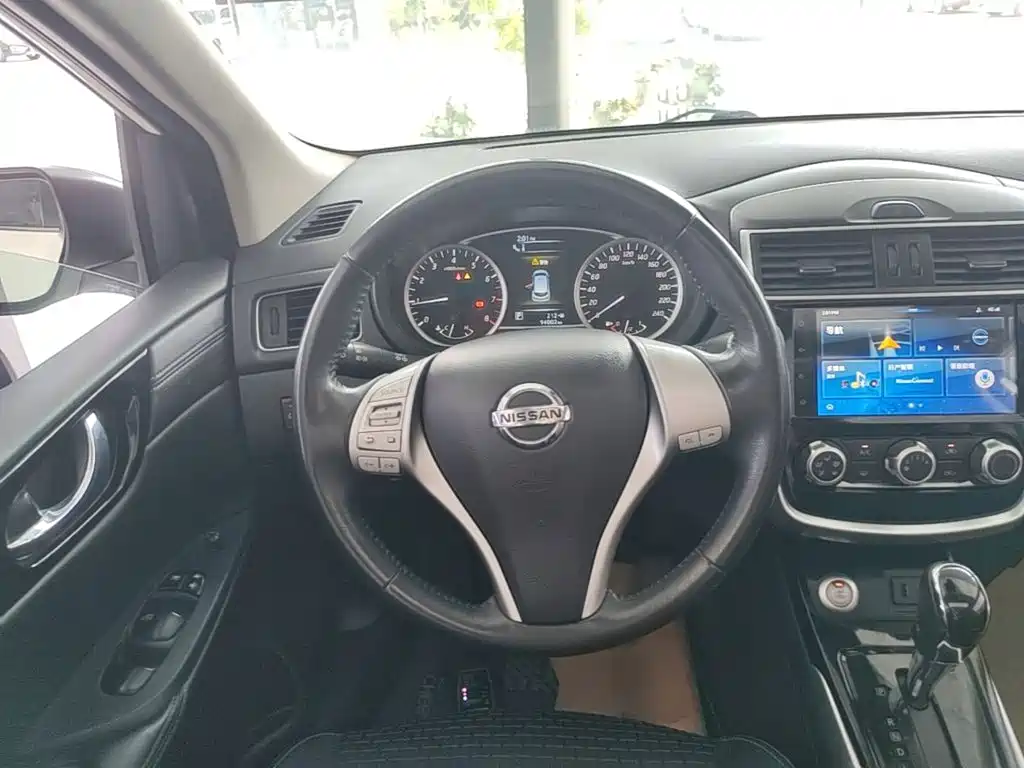 Nissan Tiida 2020 — фото 11