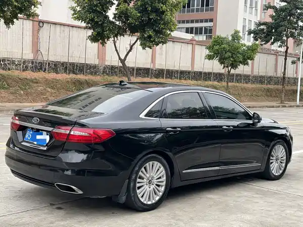 Ford Taurus 2018