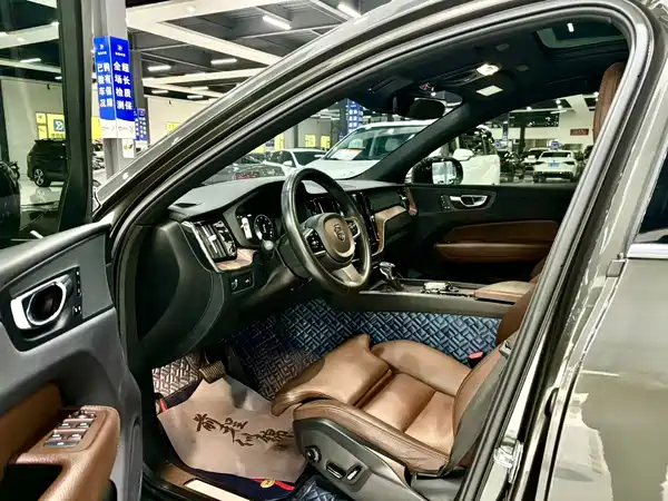 Volvo XC60 2021