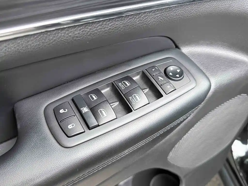 Jeep Grand Cherokee 2022 — фото 11