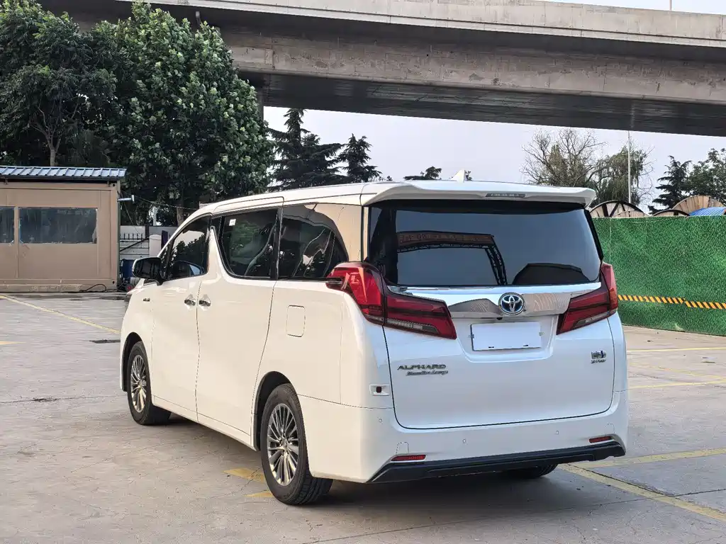 Toyota Alphard 2022