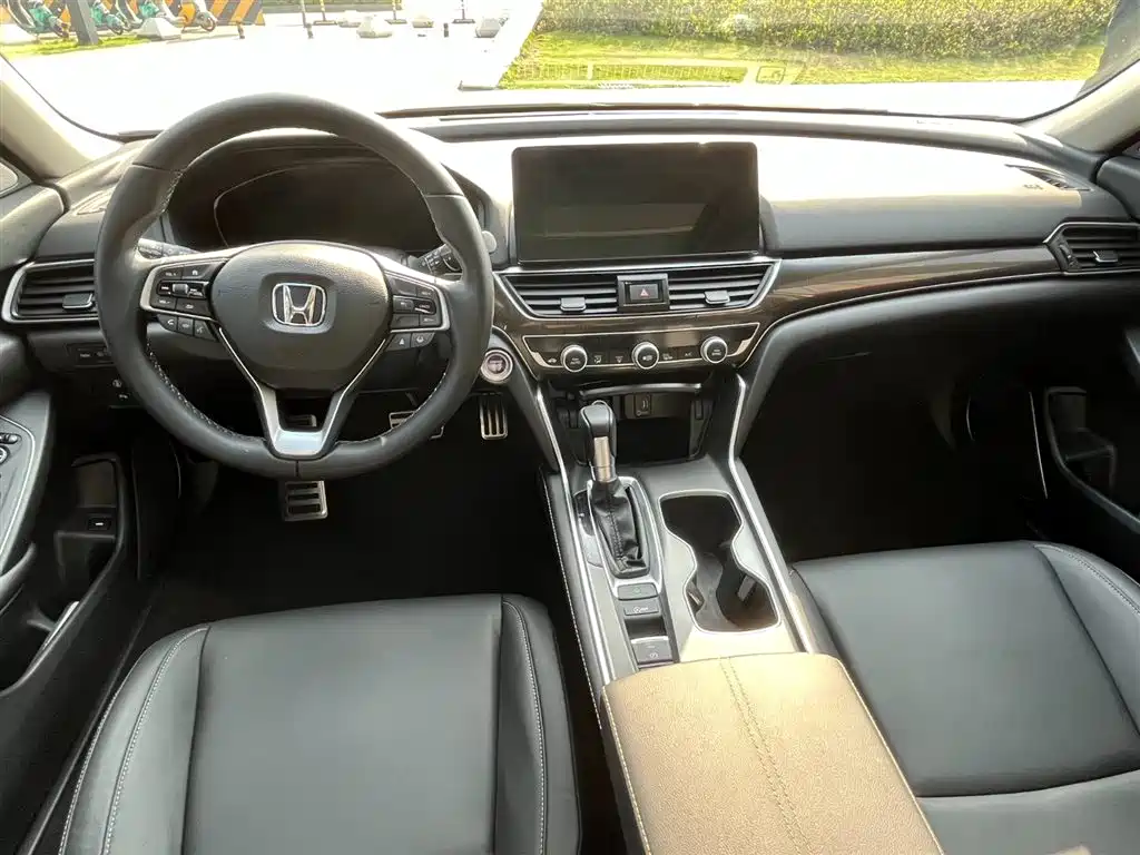Honda Accord 2022 — фото 15